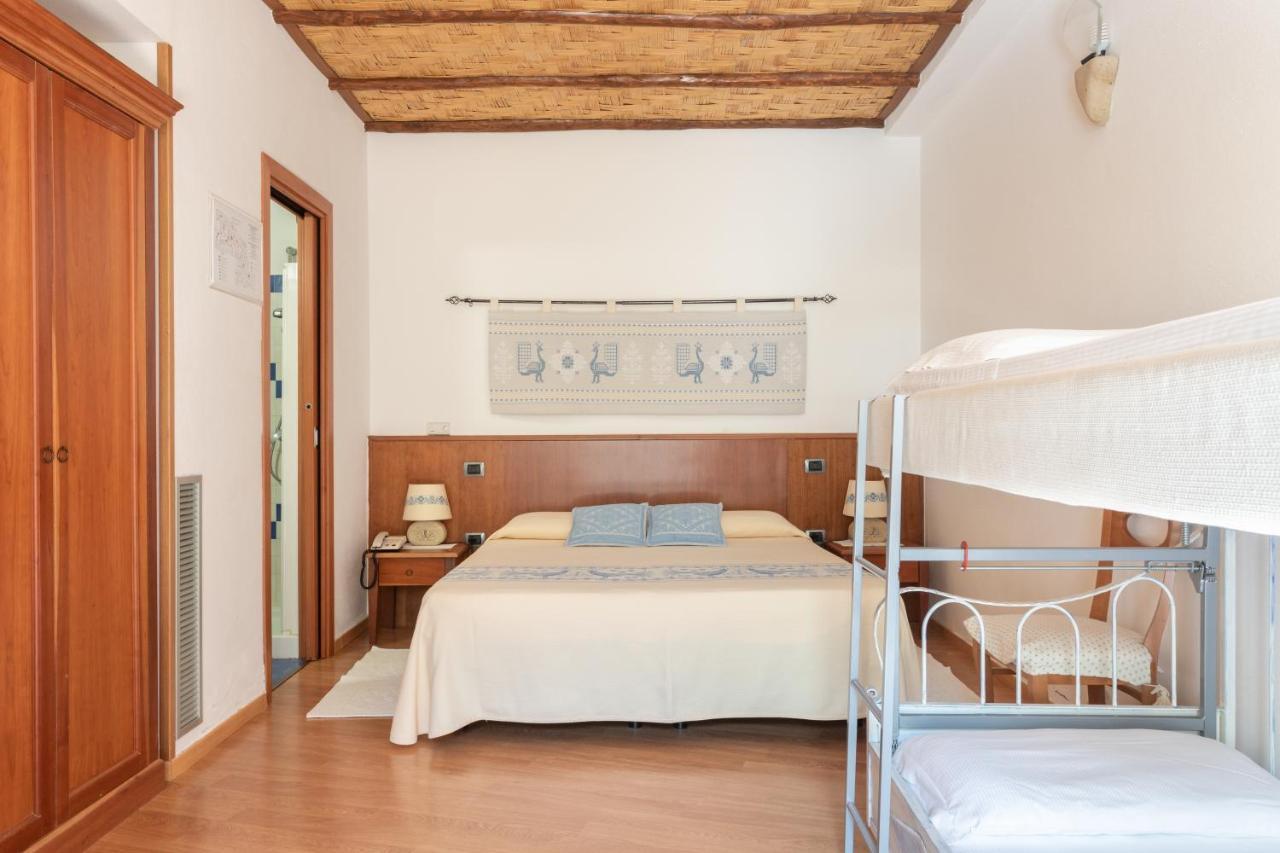 Hotel Villa Canu カブラス エクステリア 写真