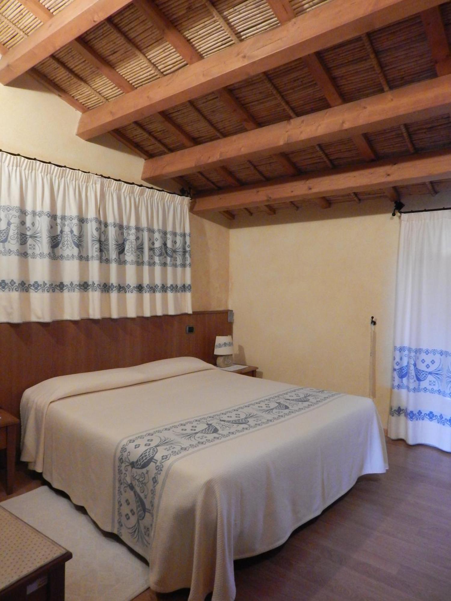Hotel Villa Canu カブラス 部屋 写真
