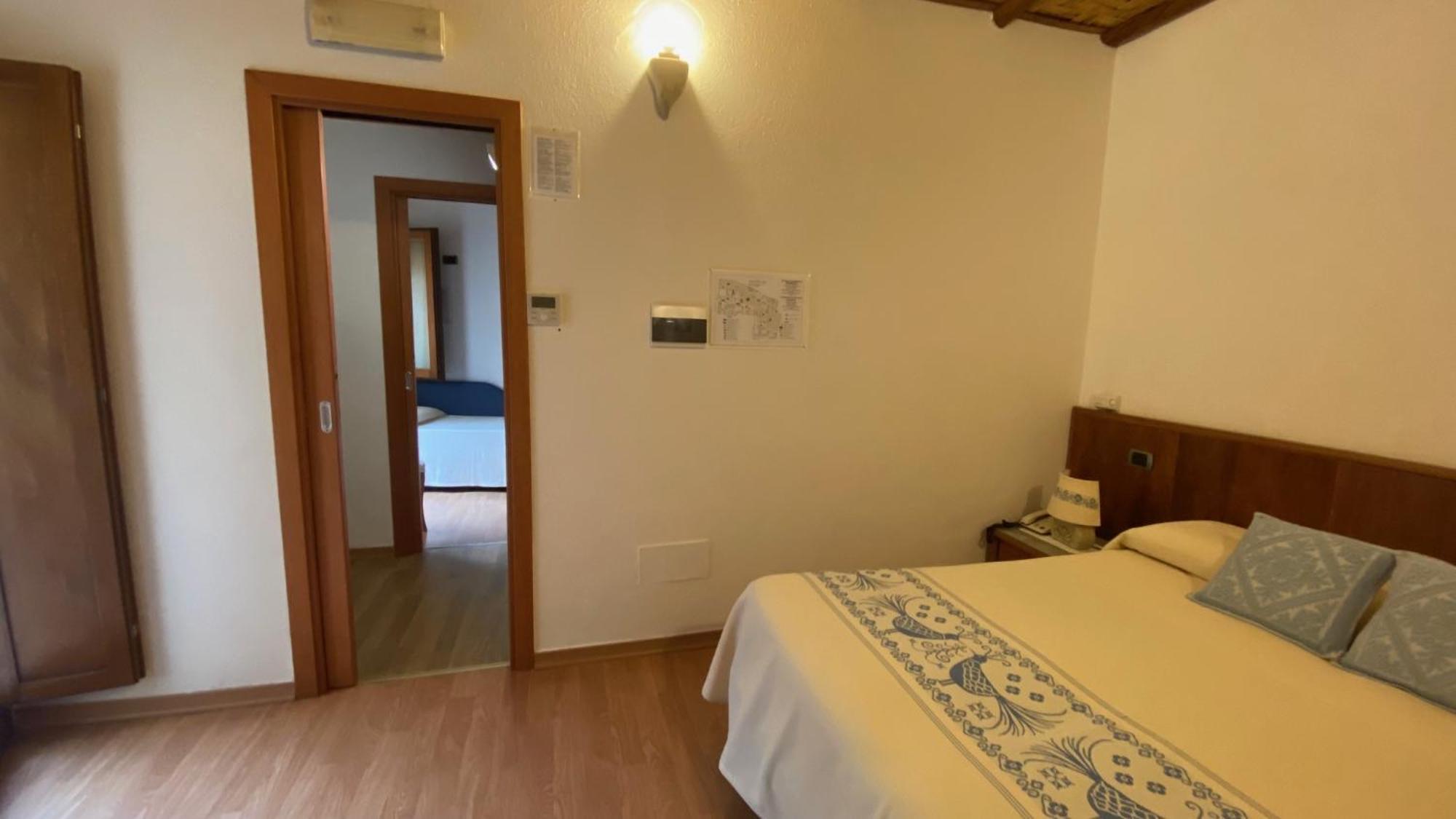 Hotel Villa Canu カブラス エクステリア 写真
