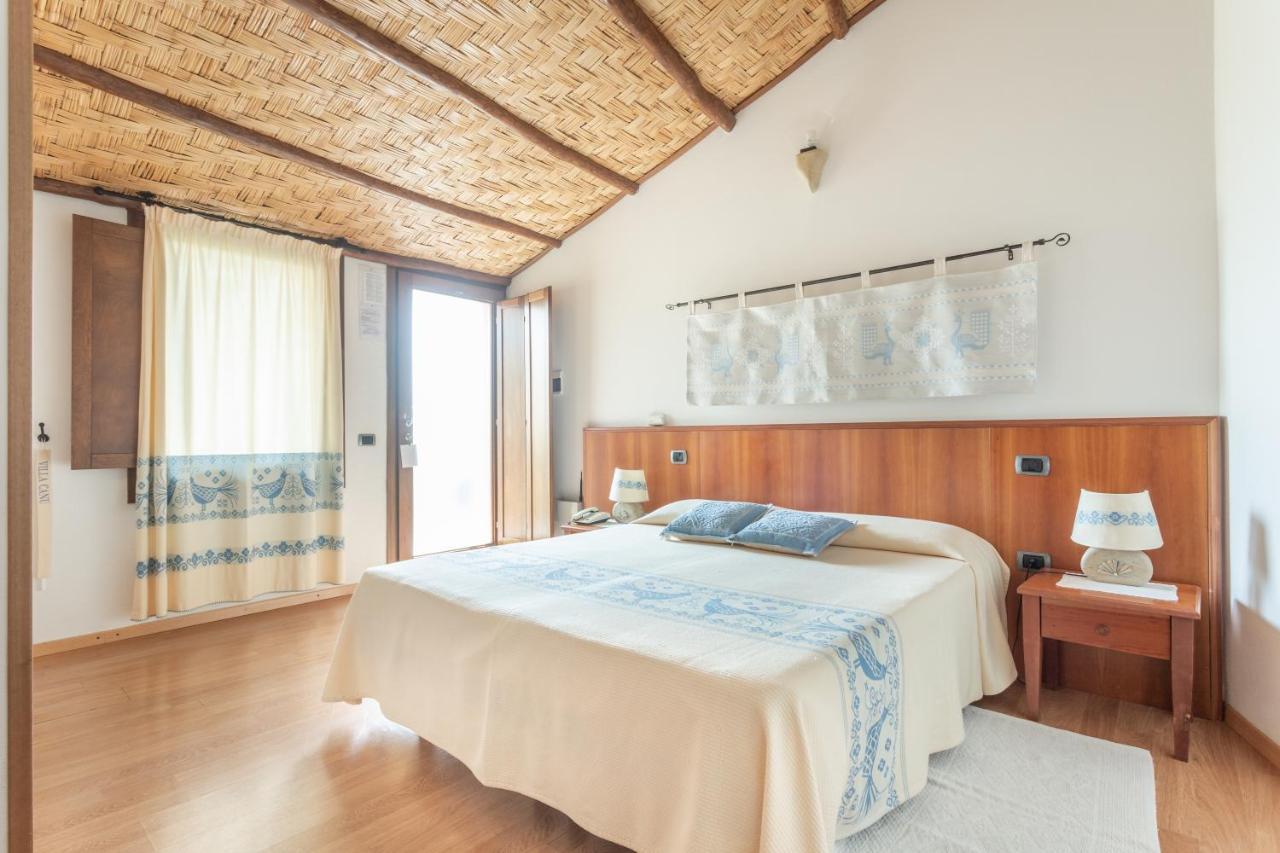 Hotel Villa Canu カブラス エクステリア 写真