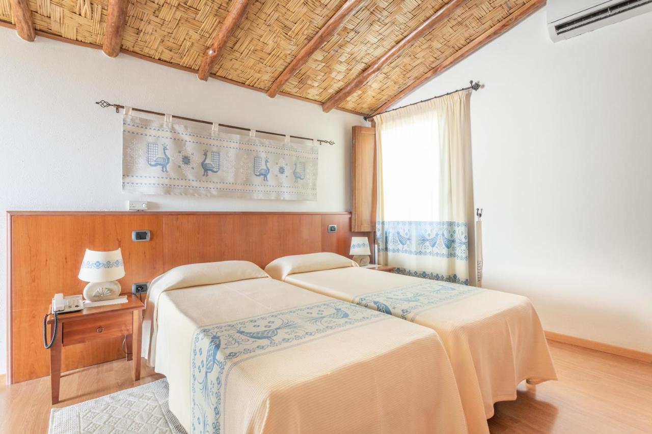 Hotel Villa Canu カブラス エクステリア 写真