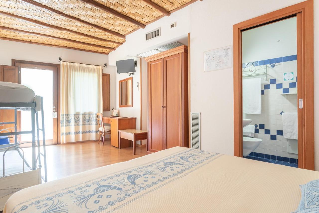 Hotel Villa Canu カブラス エクステリア 写真