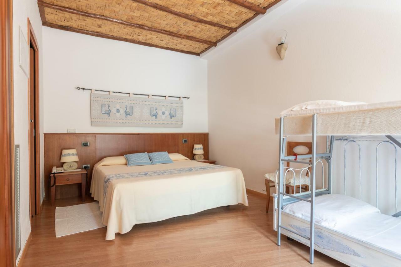Hotel Villa Canu カブラス エクステリア 写真